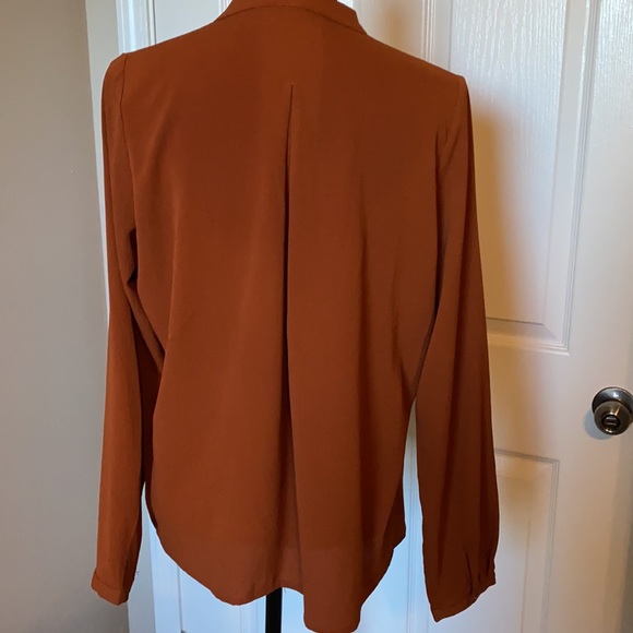 Freeway Burnt Orange Pleated Blouse Top - Picture 3 of 4